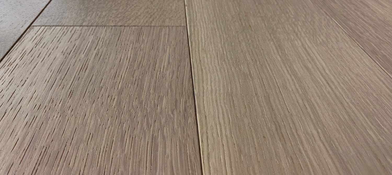 Detail-chene-blanc-sq-raw-nuance-brosse-mat-perspective